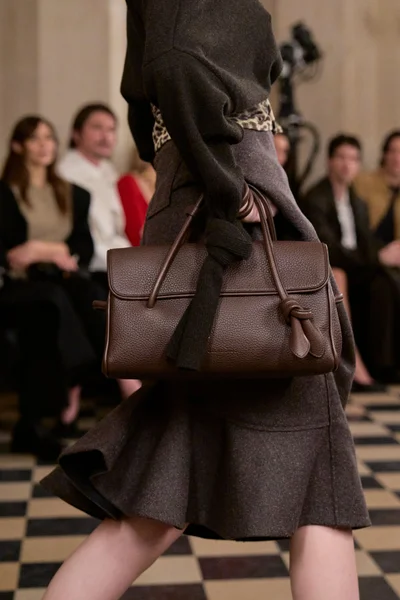 Look 35